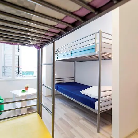 Hostel Downtown *
