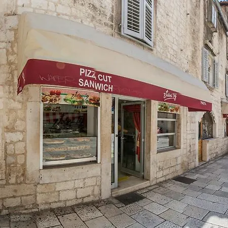 Hostel Downtown Split